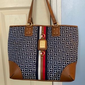 Tommy Hilfiger Tote